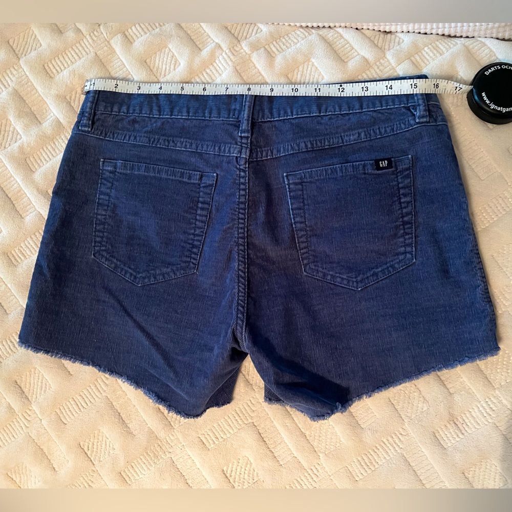 Women’s Gap size 4 (27”) navy blue cut off frayed hem corduroy shorts - Picture 3 of 7